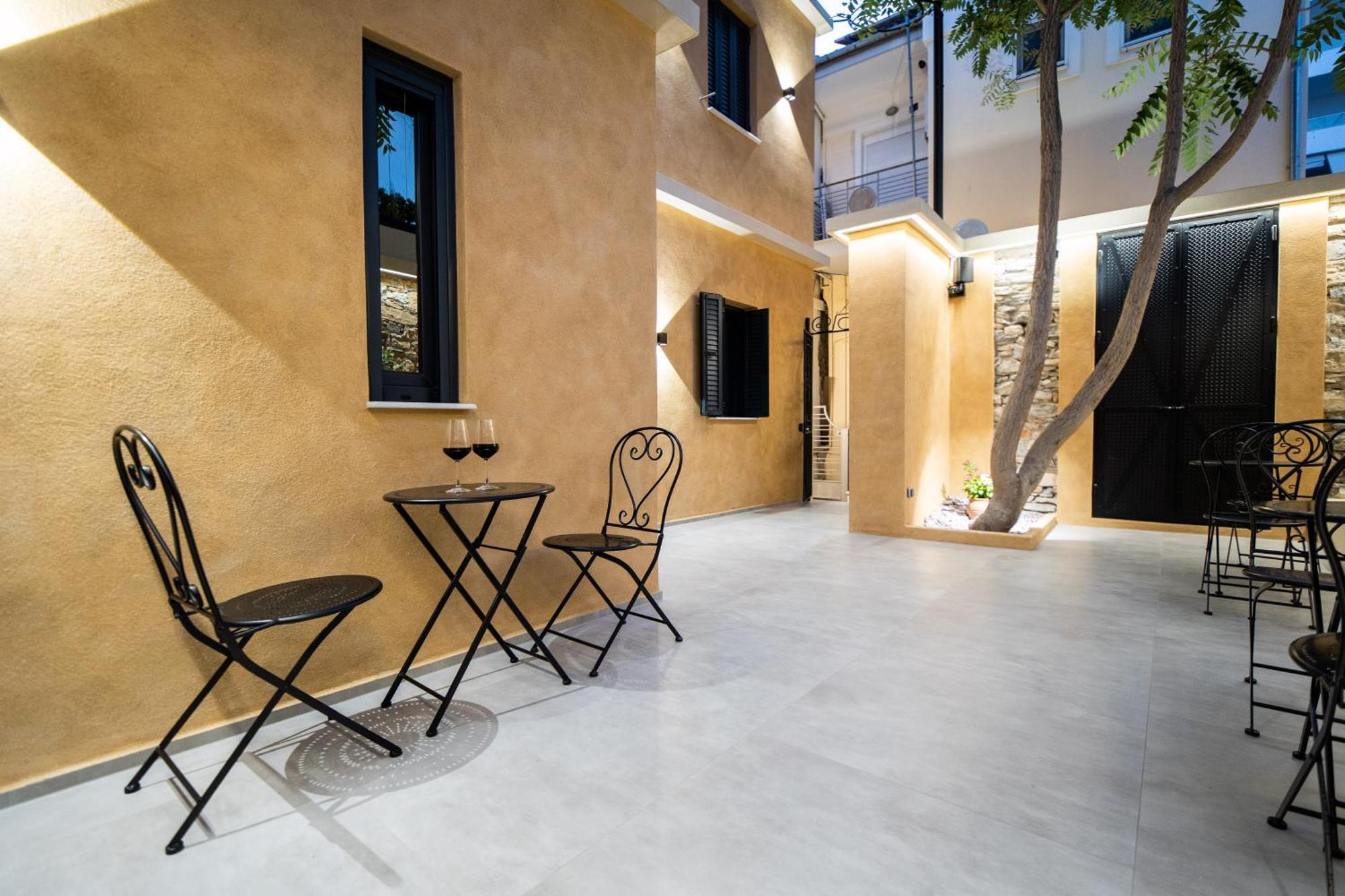 Frida Kahlo - Le Petit Bati Apartamento Volos Exterior foto